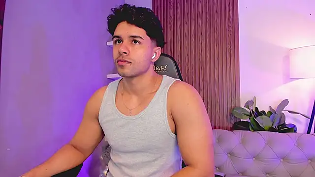 liam collins21 online show from December 15, 11:47 am