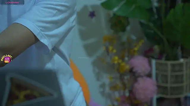 antonella maitt1 online show from March 13, 1:10 am