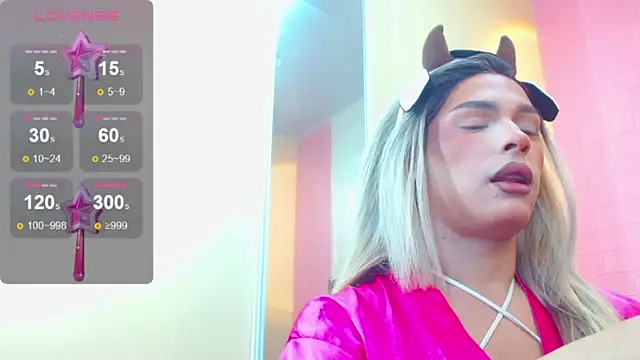 Snapshot of Mike_Nourr chatting on September 27, 5:01 am Mike Nourr online show from September 27, 5:01 am