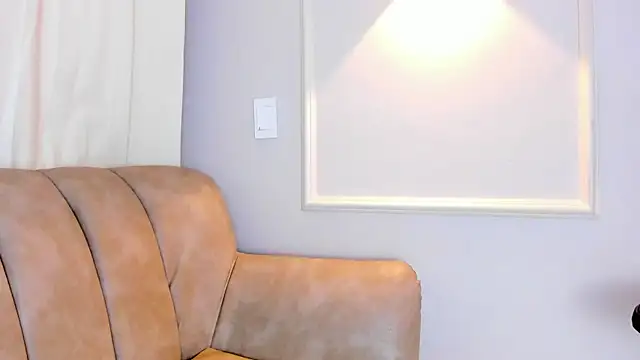 Lia walton online show from March 18, 12:03 pm