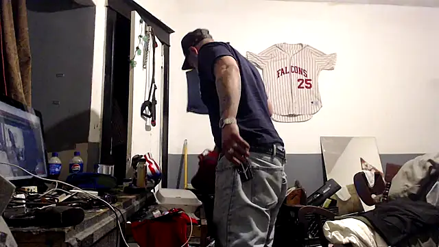 Snapshot of sledge901 chatting on November 11, 4:12 am sledge901 online show from November 11, 4:12 am