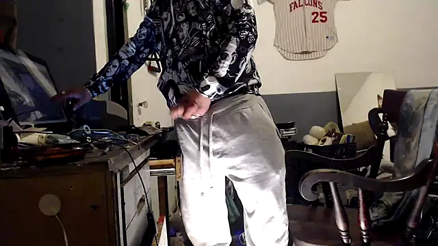 Snapshot of sledge901 chatting on November 20, 12:11 am sledge901 online show from November 20, 12:11 am