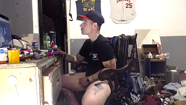 Snapshot of sledge901 chatting on January 6, 11:58 am sledge901 online show from January 6, 11:58 am