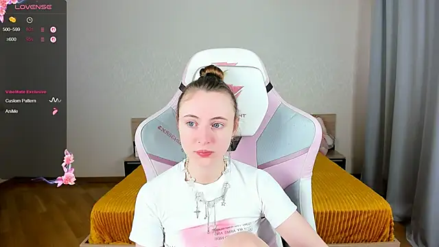 Snapshot of Cowell_Adelina chatting on October 26, 11:16 am Cowell Adelina online show from October 26, 11:16 am