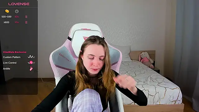 Snapshot of Cowell_Adelina chatting on November 28, 9:34 am Cowell Adelina online show from November 28, 9:34 am