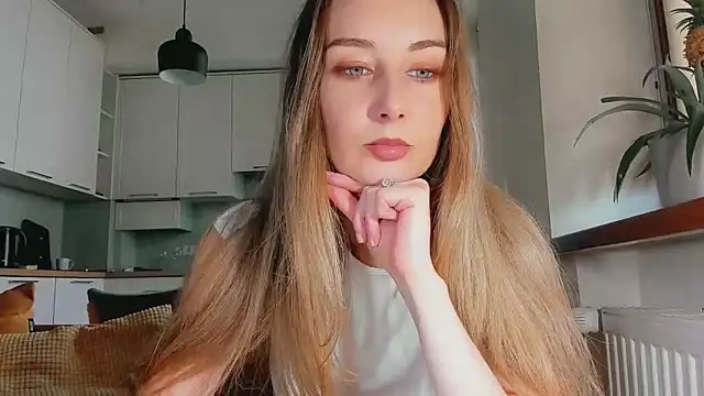 Maiami000 online show from April 30, 1:50 pm