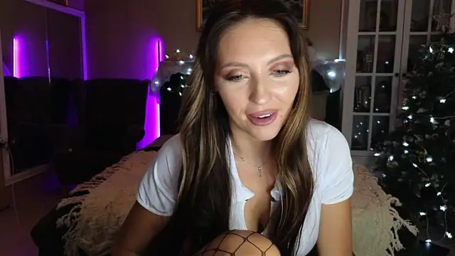 JoanneGG online show from December 13, 3:43 pm