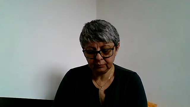 roseblak42 online show from April 4, 9:18 am