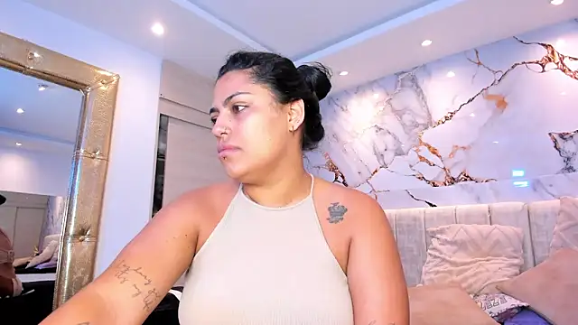 kiana cream online show from March 2, 11:17 am