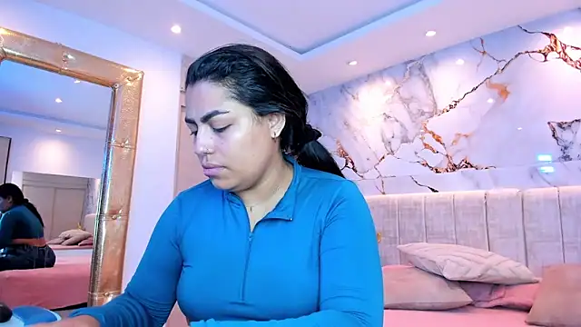 kiana cream online show from March 23, 11:36 am