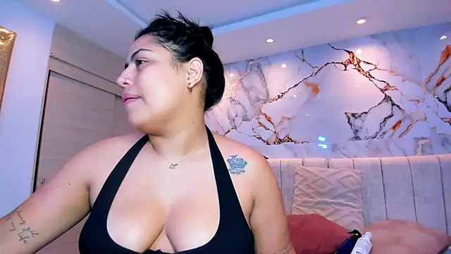kiana cream online show from June 17, 11:34 am