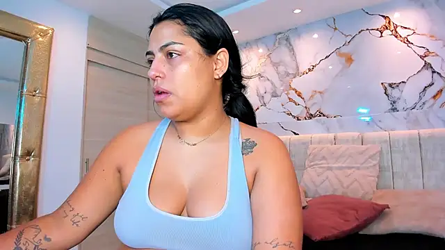 kiana cream online show from July 11, 1:25 pm