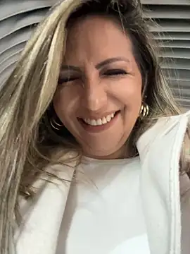  Abril-Office1 online show from December 27, 3:26 pm