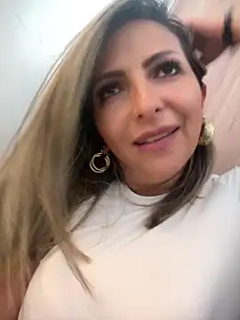  Abril-Office1 online show from December 27, 6:31 pm