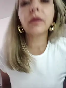  Abril-Office1 online show from February 10, 6:35 pm