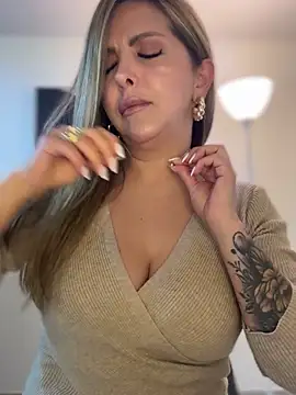  Abril-Office1 online show from November 14, 1:10 pm