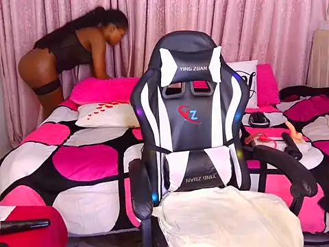 Snapshot of Pretty-shally chatting on September 15, 10:21 pm Pretty-shally online show from September 15, 10:21 pm