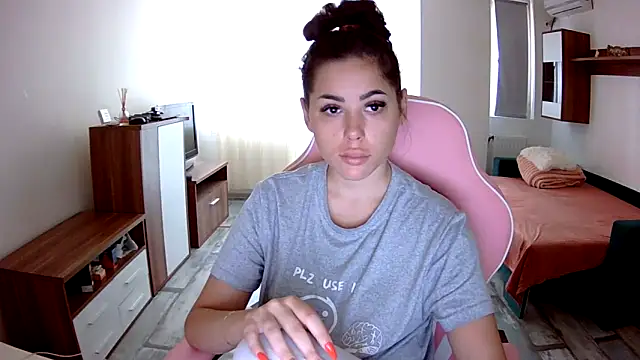 LovelyJulliette online show from September 26, 9:02 am