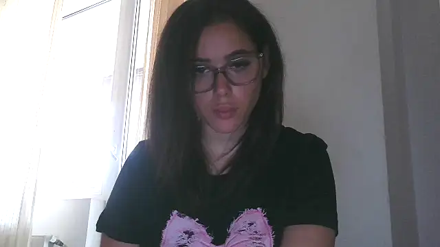 LovelyJulliette online show from October 16, 11:55 am