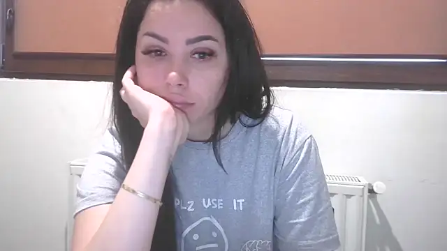 LovelyJulliette online show from May 2, 3:50 pm
