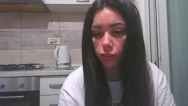 LovelyJulliette online show from May 9, 12:32 pm
