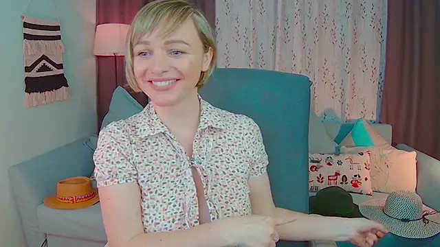 NandiSmile online show from February 18, 4:05 pm