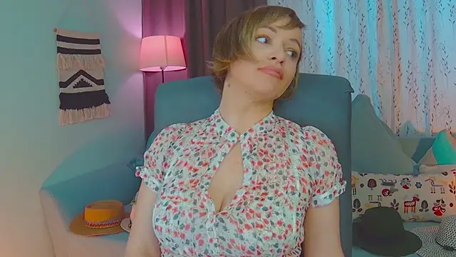 NandiSmile online show from February 28, 9:04 am