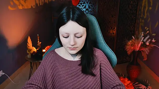 VeliraBraitberg online show from December 4, 8:12 am