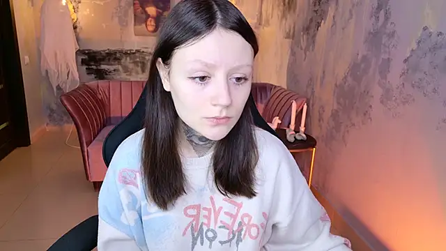 VeliraBraitberg online show from December 7, 5:04 am