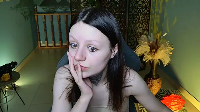 VeliraBraitberg online show from December 21, 8:07 am