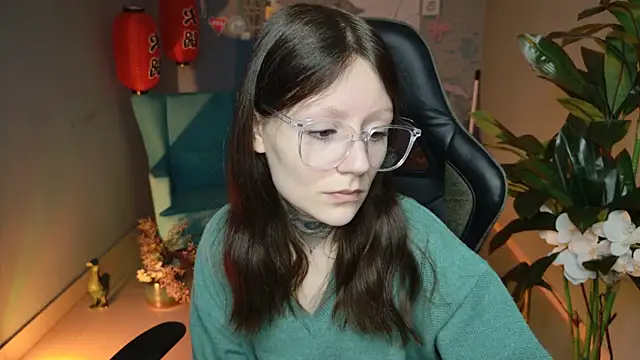 VeliraBraitberg online show from February 1, 5:07 am