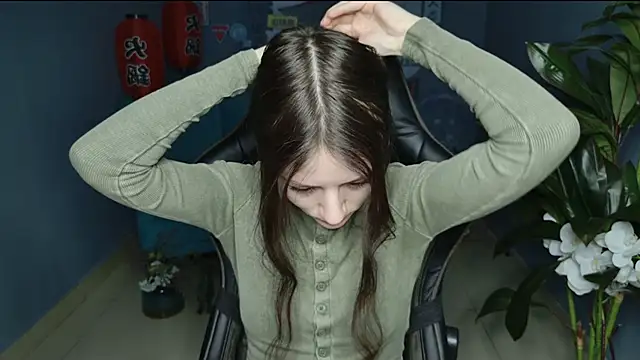 VeliraBraitberg online show from February 7, 5:10 am