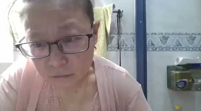 Snapshot of cokezero1668 chatting on February 14, 8:52 am cokezero1668 online show from February 14, 8:52 am