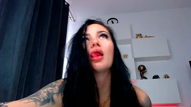 arianatattoos online show from October 18, 7:53 am