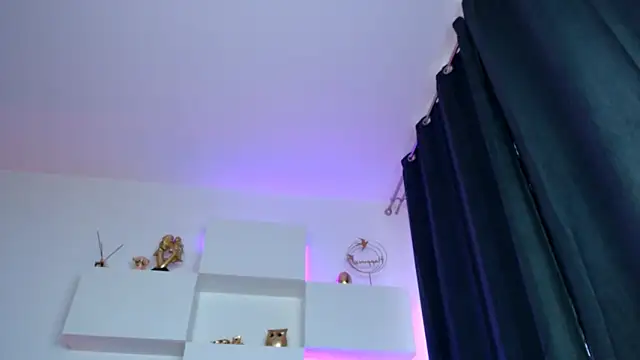 arianatattoos online show from April 17, 6:27 am