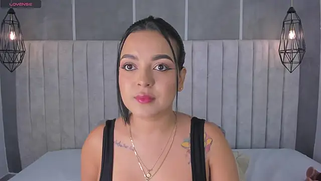 lea gray online show from February 9, 7:09 pm