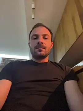 Snapshot of Adventurehotman chatting on April 29, 8:48 pm Adventurehotman online show from April 29, 8:48 pm