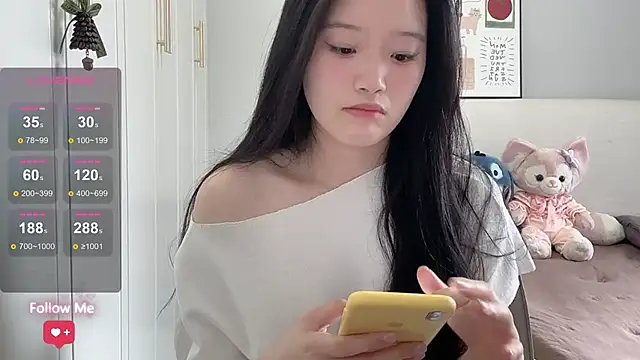 Snapshot of rose-u chatting on June 22, 1:18 am rose-u online show from June 22, 1:18 am