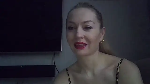 ZarinaSwift online show from January 18, 4:04 am