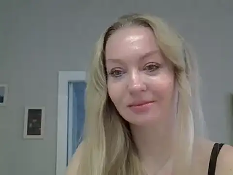 ZarinaSwift online show from February 4, 4:48 am