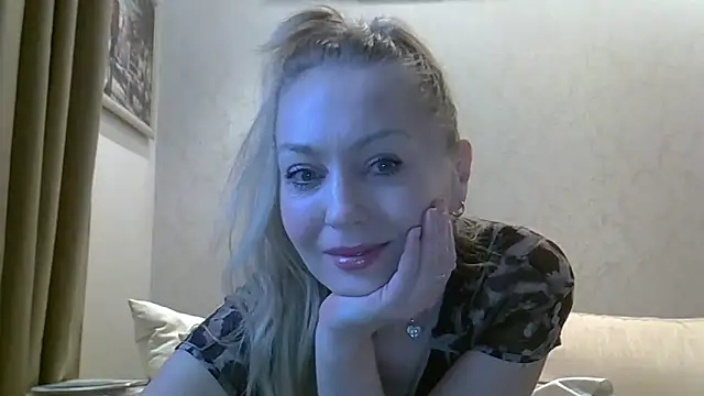 Snapshot of ZarinaSwift chatting on April 30, 4:41 am ZarinaSwift online show from April 30, 4:41 am