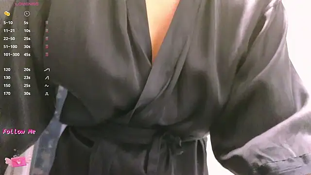 Snapshot of LaraSkinny chatting on June 10, 1:10 pm LaraSkinny online show from June 10, 1:10 pm