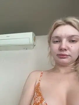 AmmyHot online show from March 27, 3:01 am