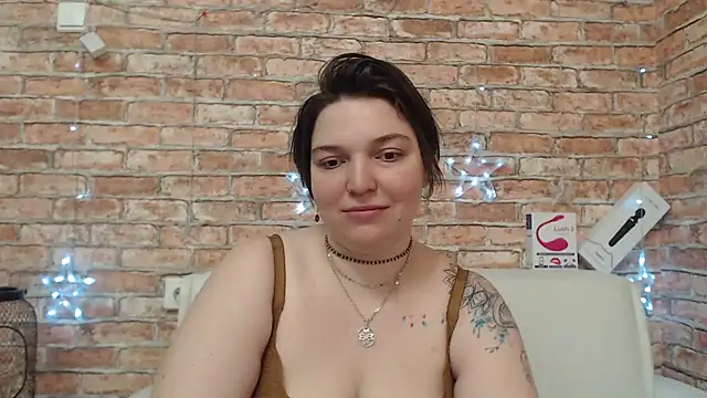 Amelia Kiss  online show from March 11, 1:11 am