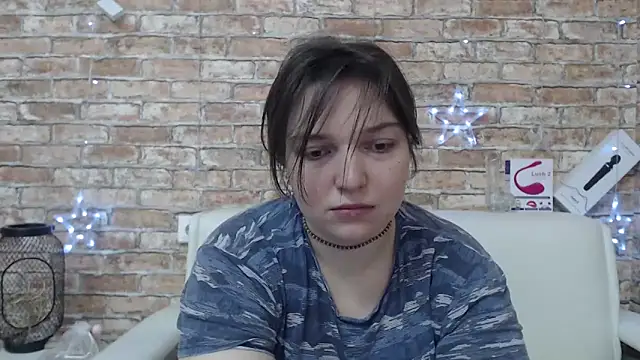 Amelia Kiss  online show from April 14, 1:00 am