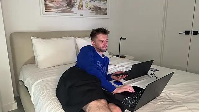 Snapshot of CupidZass chatting on February 6, 12:59 pm CupidZass online show from February 6, 12:59 pm