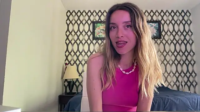 Snapshot of SirenaBelle chatting on January 18, 8:31 am SirenaBelle online show from January 18, 8:31 am