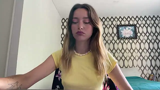 Snapshot of SirenaBelle chatting on February 2, 2:59 am SirenaBelle online show from February 2, 2:59 am