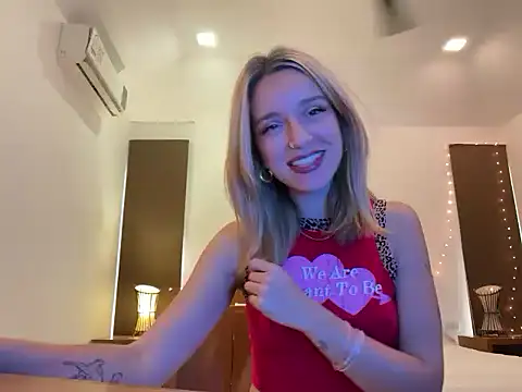 Snapshot of SirenaBelle chatting on September 12, 2:00 am SirenaBelle online show from September 12, 2:00 am