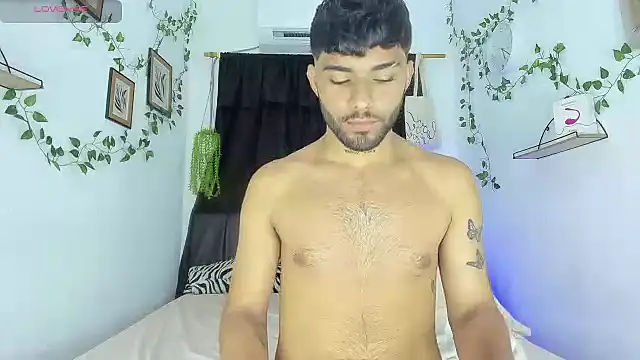 Snapshot of Alex_BigDickkk chatting on September 19, 9:26 pm Alex BigDickkk online show from September 19, 9:26 pm